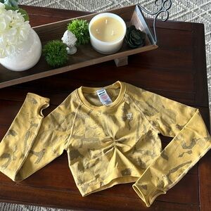 Size Small New no tag Gymshark cropped athletic long sleeve